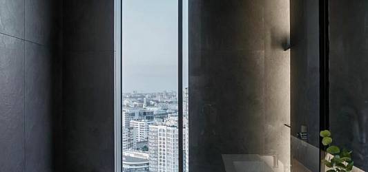 Темный керамогранит в интерьере: технические нюансы и практика применения