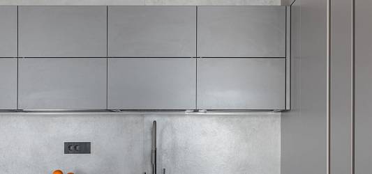 Минималистичная кухня в серых тонах
