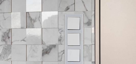 Мозаика как украшение: декоративные акценты в прихожей