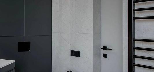 Темный керамогранит в интерьере: технические нюансы и практика применения